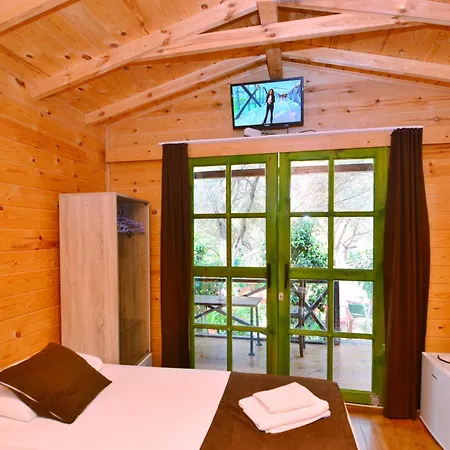 Efe Hotel *